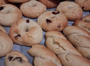 Φωτογραφία της συνταγής Νηστίσιμα κουλουράκια πορτοκαλιού με κράνμπερι