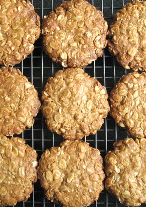 A picture of Peanut Butter & Oats Cookies.