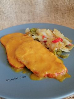 Una foto de Cinta de lomo en salsa