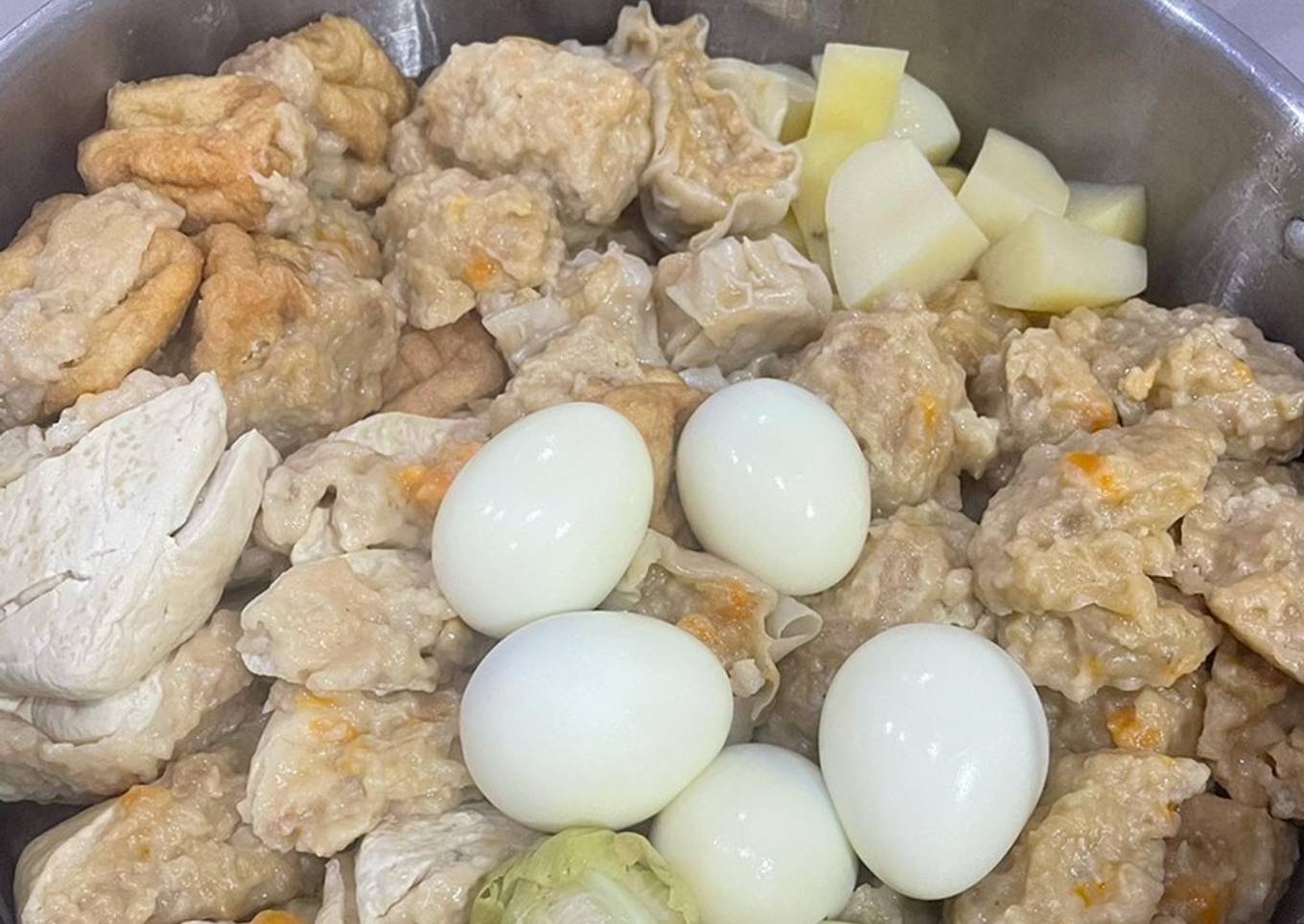 Siomay ikan babi plus telur asin