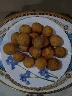 फरसाण कचोरी (farsan kachori recipe in marathi) रेसिपी चे मुख्य फोटो