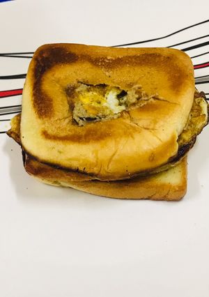 A picture of Egg toast sandwich for breakfast.