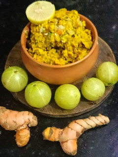 आंवला कच्ची हल्दी का ठेचा रेसिपी मुख्य फोटो