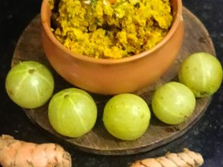 आंवला कच्ची हल्दी का ठेचा