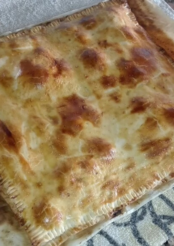 Una foto de 2 Empanadas de atún y pisto