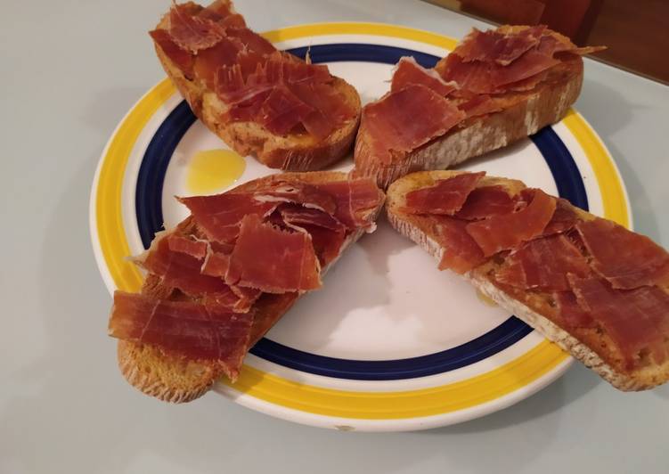 Tostadas con tomate y jamón