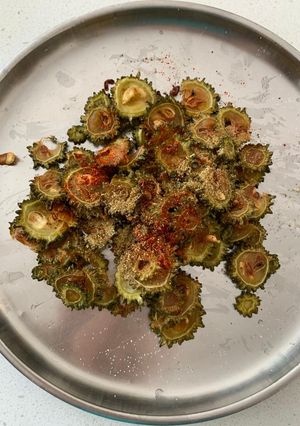 કારેલા ચિપ્સ (Karela Chips Recipe In Gujarati) રેસીપી મુખ્ય ફોટો