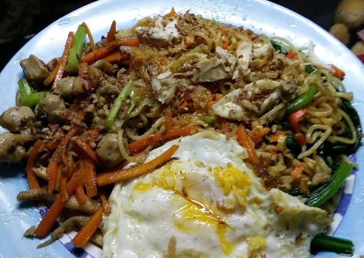 Bagaimana Membuat Indomie super Hot 🔥🔥🔥 yang Enak Banget