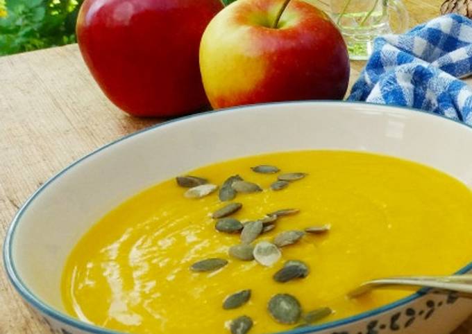 Step-by-Step Guide to Prepare Homemade Pumpkin soup with apples