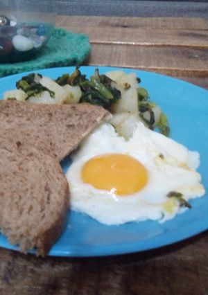 Una foto de Chayote salteado con acelga