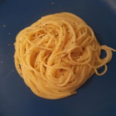 Spaghetti cacio e pepe A picture of Spaghetti cacio e pepe.