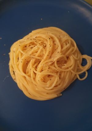 A picture of Spaghetti cacio e pepe.