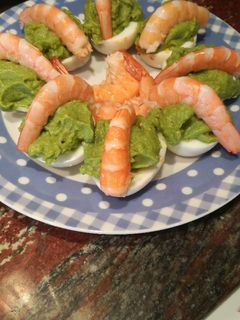 Una foto de Huevos con guacamole