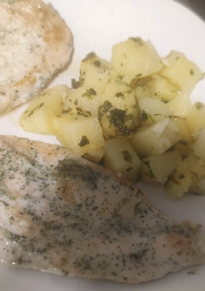 Una foto de Filete aliñado con patatas al microondas