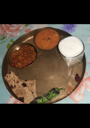 અડદ દાળ(adad dal recipe in gujarati) રેસીપી મુખ્ય ફોટો