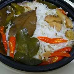 A picture of Nasi Liwet rice cooker.