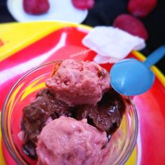 A picture of Homemade Healthy Strawberry & Chocolate Ice cream.