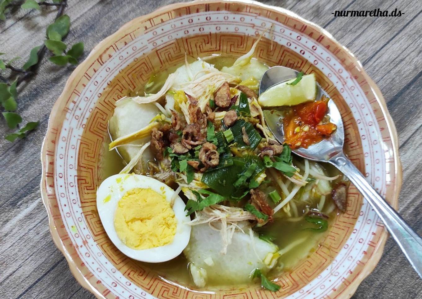 110. Soto Ayam (Kuah dengan Temu Kunci)