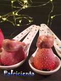 Aperitivo en cuchara de fresas con anchoas