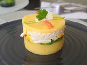 Una foto de causa peruana de pollo