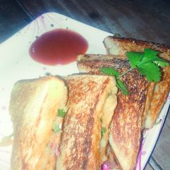 A picture of Grilled sandwich.