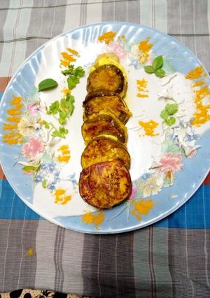 A picture of Stuffed baigan bhaja.
