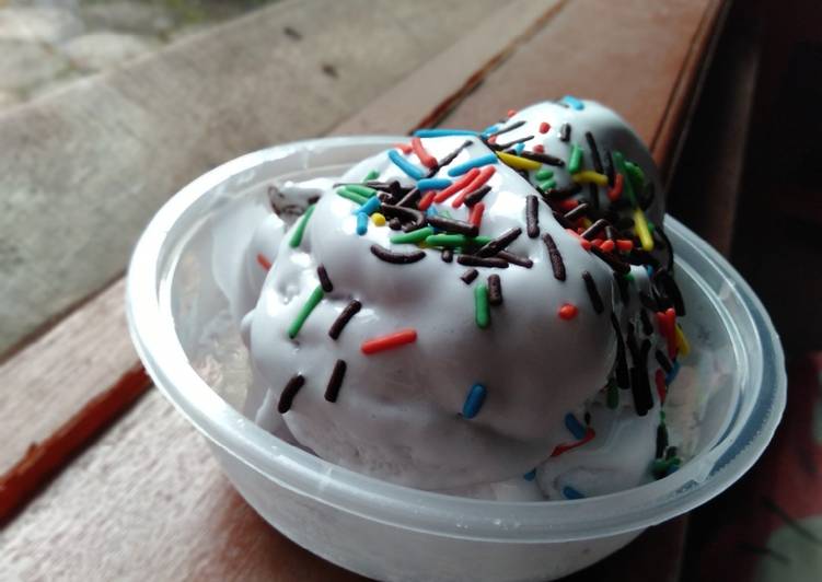 Langkah Mudah untuk Menyiapkan Es Krim Lembut Super Irit yang Menggugah Selera