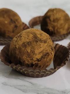 Chocolate Truffles Recipe by Jillian Einck - Cookpad