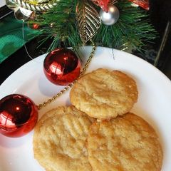 A picture of Magical Peanut Butter Cookies.