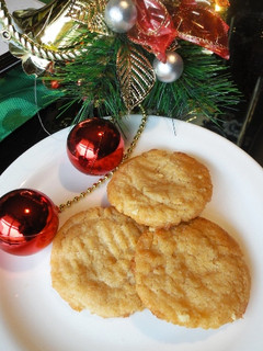 A picture of Magical Peanut Butter Cookies.