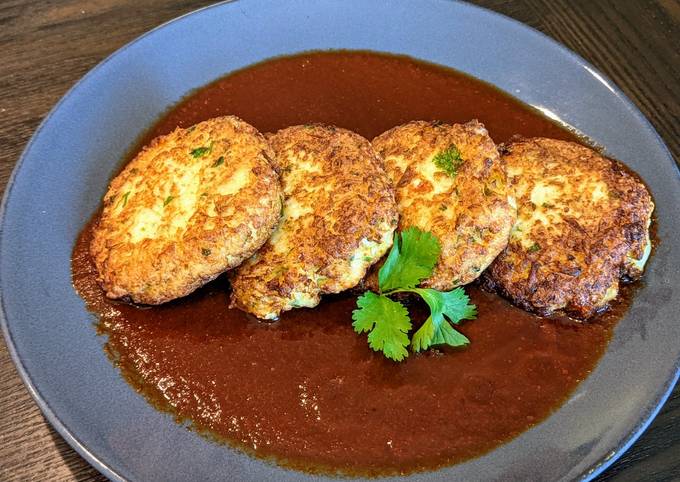 Cauliflower and cheese cakes in chile ancho sauce