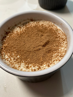 Una foto de Postre de galletas con café y mascarpone