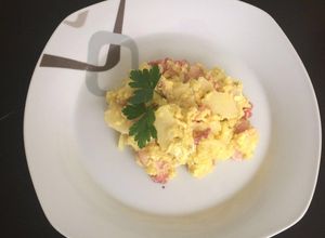 Una foto de Revuelto de papas con tocino o jamón con Thermomix TM5