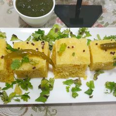 A picture of Khaman.