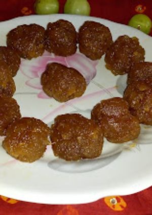 A picture of Amla ladoo.