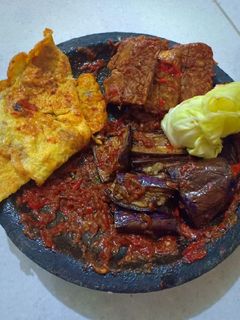 Foto resep Pecak tempe, terong, telor, dan kol sambal PEDAS MANIS