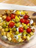 Ensalada completa con tomatitos cherry