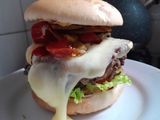 Súper hamburguesa con papas
