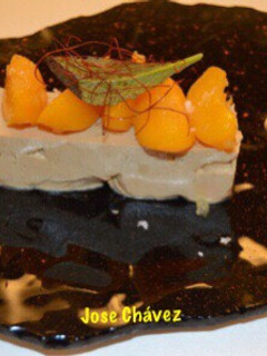Una foto de Micuit de Foie con confitura de Melocotón