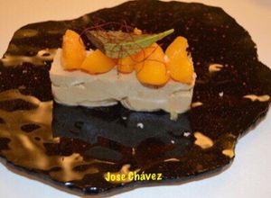 Una foto de Micuit de Foie con confitura de Melocotón