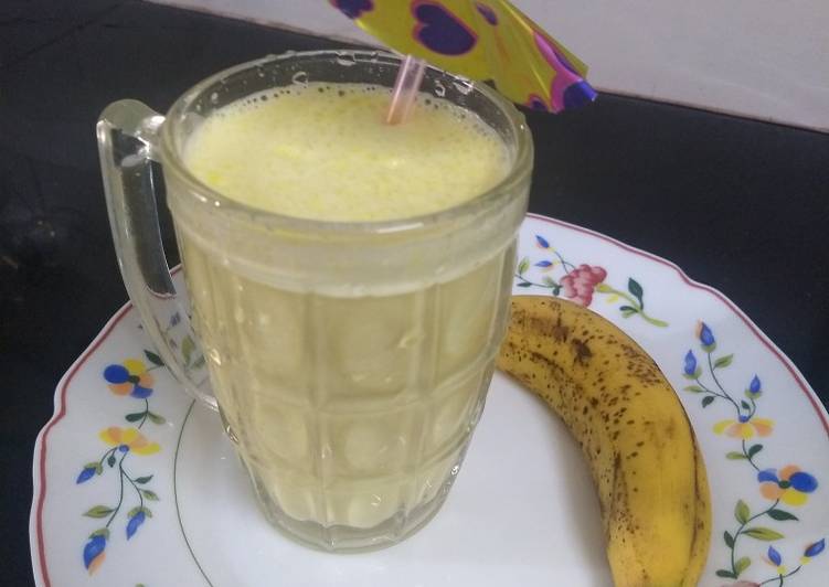 How to Make Super Quick Homemade Haldi Banana milkshake