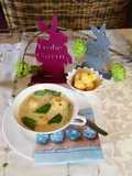 Zuckerschoten - Suppe mit Möhren-Klößchen