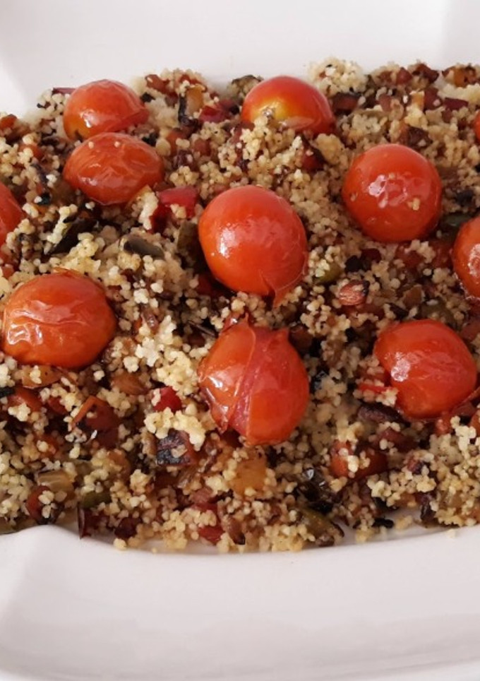 Una foto de Cous cous con verduras