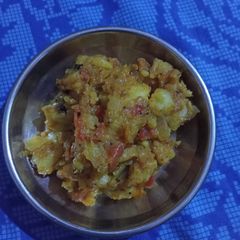A picture of Sambar aloo.