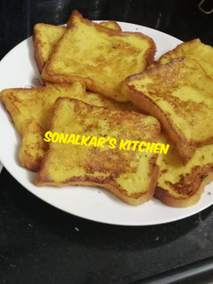 A picture of French Toast.
