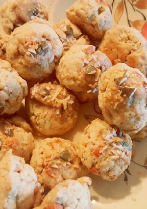 A picture of Healthy cookies filled with nuts, seeds, coconut and banana. 🤗.