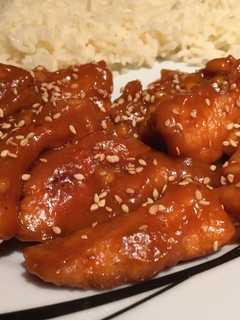 Una foto de Pollo al estilo General Tso