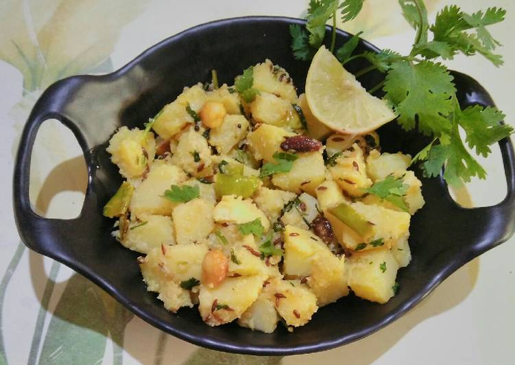 Steps to Make Any-night-of-the-week Falahari sukhi bhaji