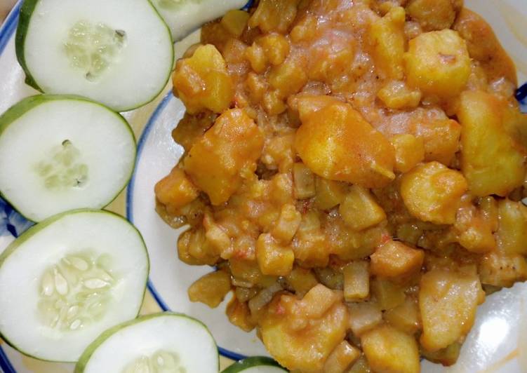 Recipe of Ultimate Unripe poridge plantain, sweet potatoes garnished with cucumber