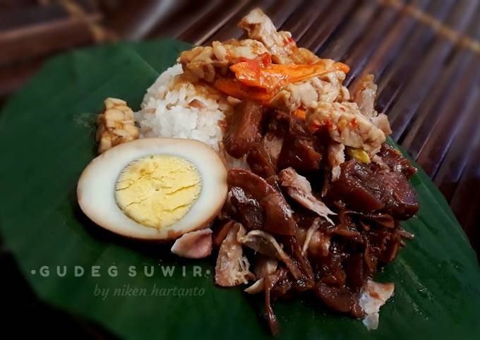 Bagaimana cara buat Gudeg suwir simple enak  istimewa